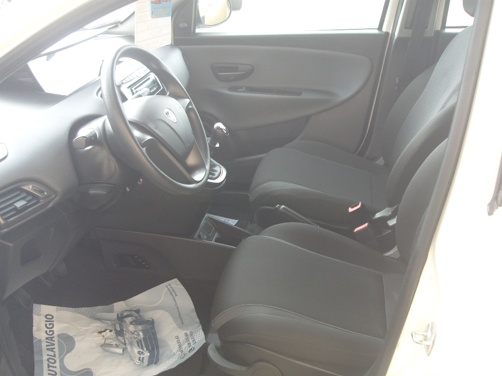 LANCIA YPSILON 1.2